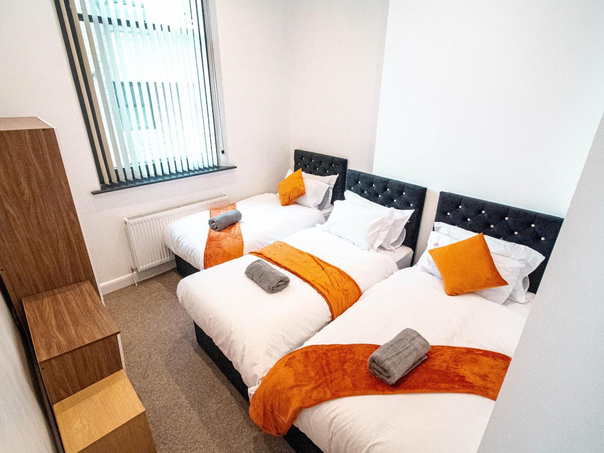 Bv Aparthotel Stays In The Heart Of Barnsley Town Centre Room photo