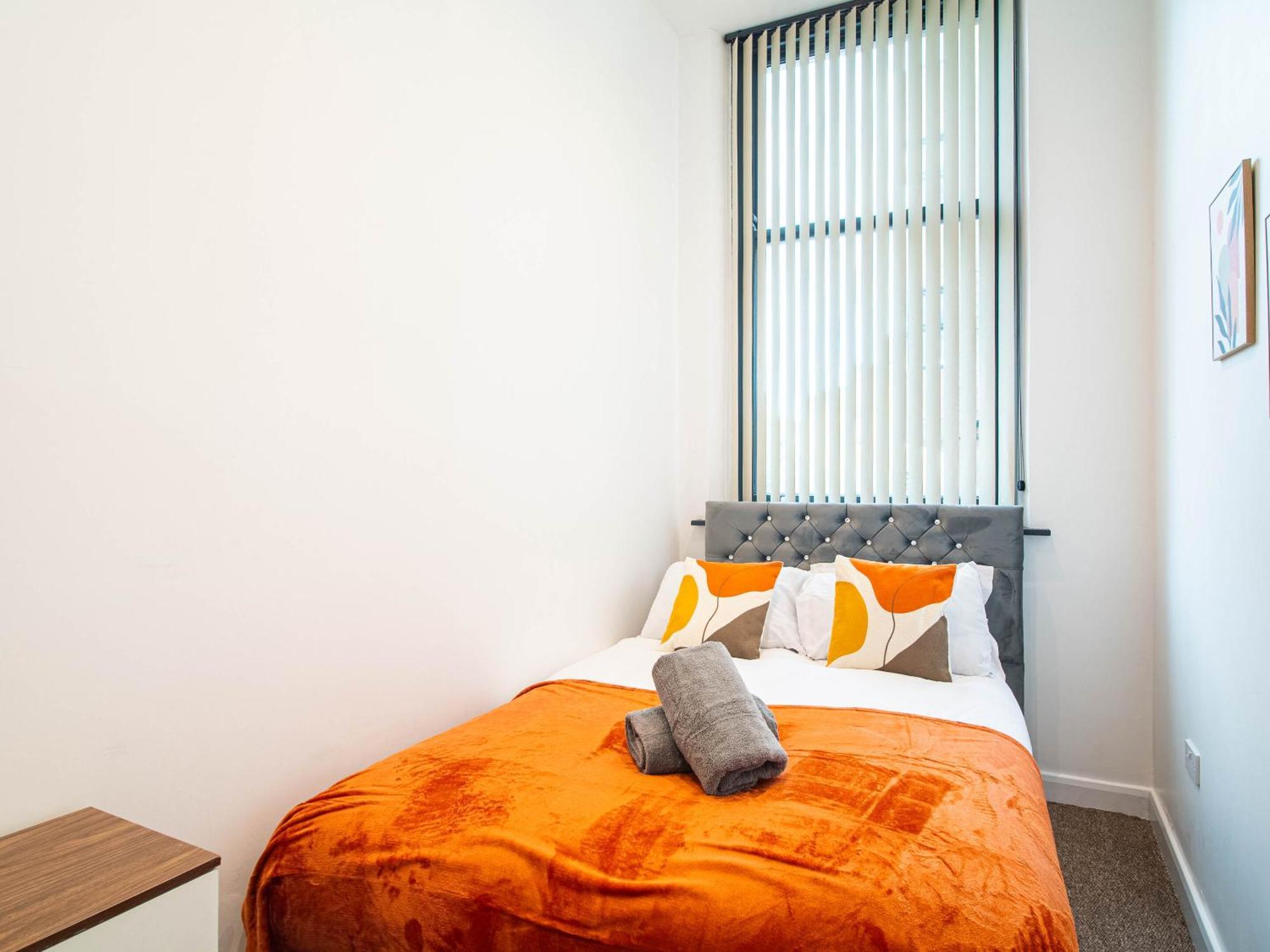 Bv Aparthotel Stays In The Heart Of Barnsley Town Centre Room photo